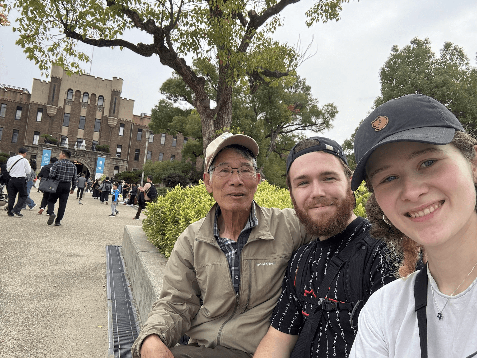 Jakob, Katharina og deres nye ven Sarutobi i Osaka